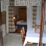 Hous Mira דירה *