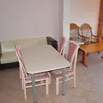 Hous Mira